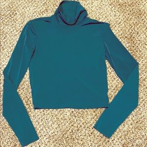 Forever 21 Green silky cropped long sleeve stretch top mock neck turtlen…